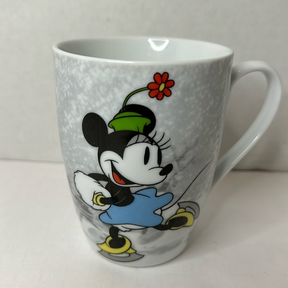 Disney Happy Minnie Mouse Ice Skating Christmas 14 ounce Coffee Mug - Picture 1 of 5